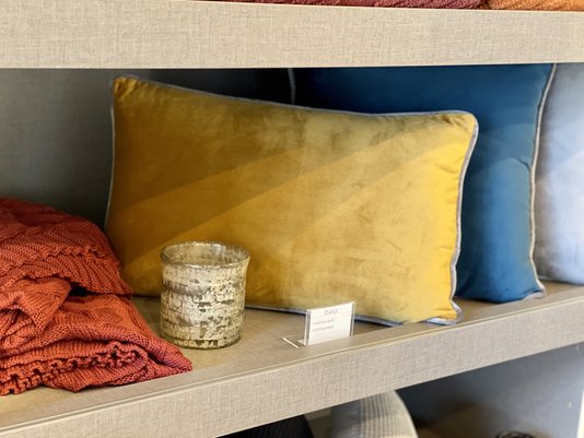 Almofada de Veludo Dana Buddemeyer Luxus Caramelo 30 x 50 cm