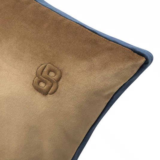 Almofada em Veludo B Velvet Boss Home Camel 43 x 43 cm