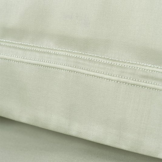 Almofada Triomphe 300 Fios 65 x 65 Yves Delorme Paris Verde Sage