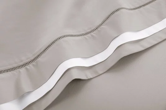 Almofada Valverde 300 Fios Trussardi Marmo e Branco 35cm x 70cm