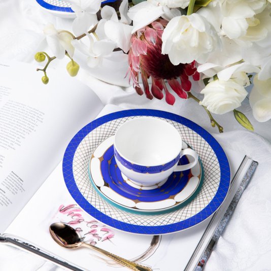 Aparelho de Jantar e Chá Folies de Porcelana Strauss 30 Peças