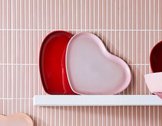 Bandeja de Servir Coração Sphere Le Creuset Vermelho 32 cm