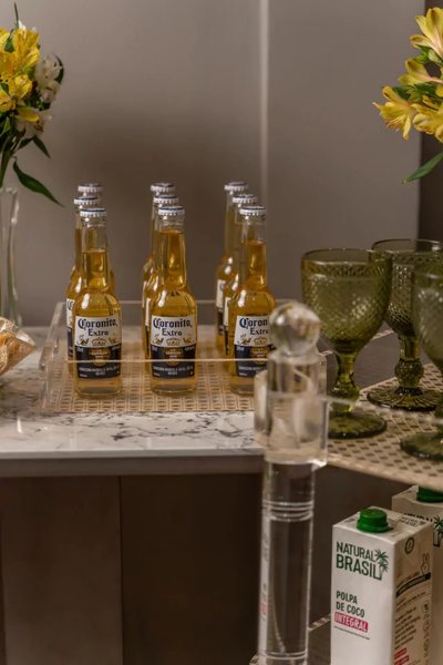 Bandeja em Acrílico com Alça Vienna N1 Onom Design