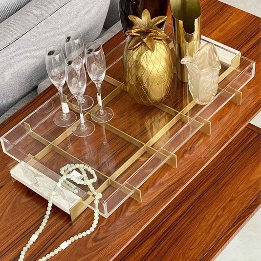 Bandeja Float Gold 24K com Fundo em Acrílico St James Dourado 80 x 45 cm