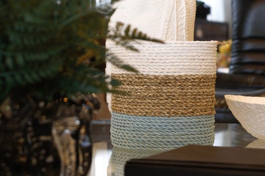 Cachepot Reto G Em Fibra Natural Thay Thay Branco Natural E Turquesa