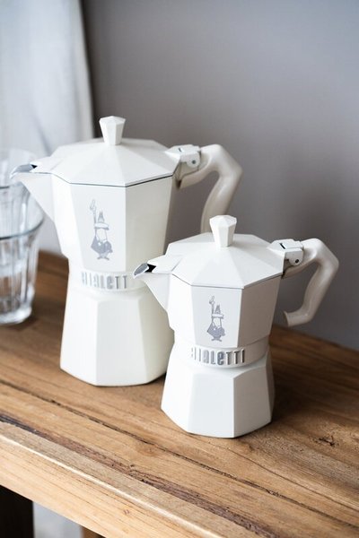 Cafeteira Moka Express Exclusive Areia Bialetti 6 Xícaras