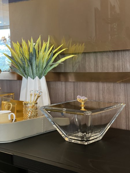 Caixa Riviera Grande Ouro 24K com Pedra Druza 20 x 20 cm