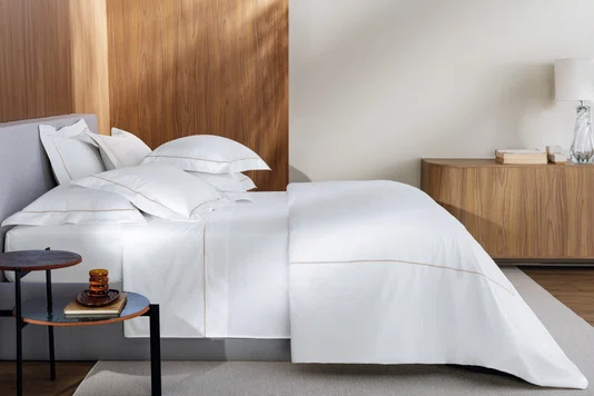 Capa Edredom King Dominicani 600 Fios Trussardi Branco e Nocciola 290cm x 270cm