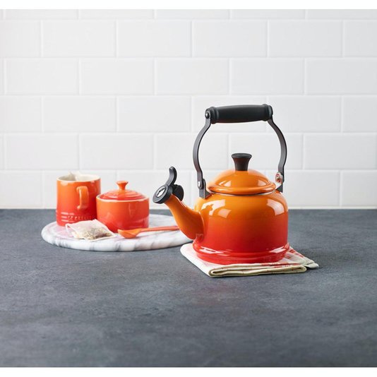 Chaleira com Apito Demi Le Creuset Laranja 1,1 litros