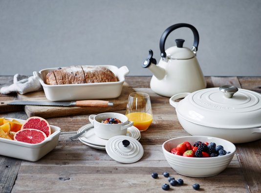 Chaleira com Apito Kone Le Creuset Meringue 1,6 Litros
