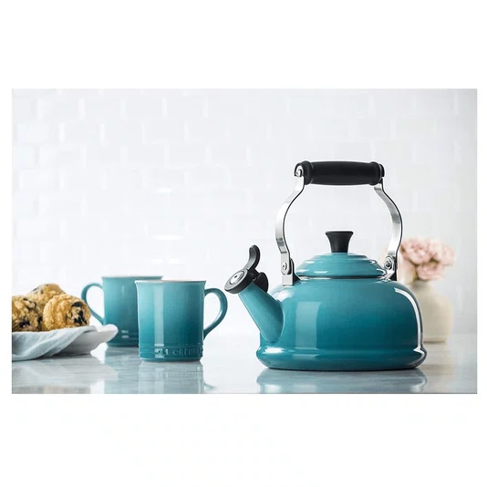 Chaleira com Apito Tradicional Le Creuset Azul Caribe