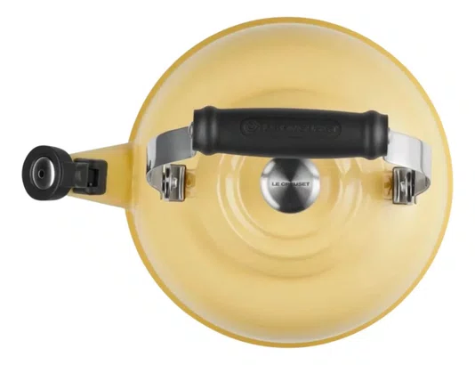 Chaleira Tradicinal com Apito Le Creuset Camomille 1,6L