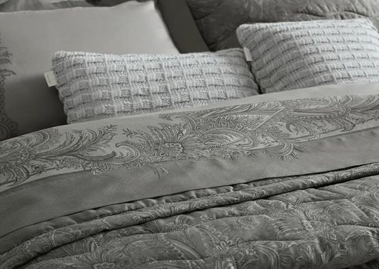Colcha Queen Arenella 300 Fios Estampado Trussardi 
