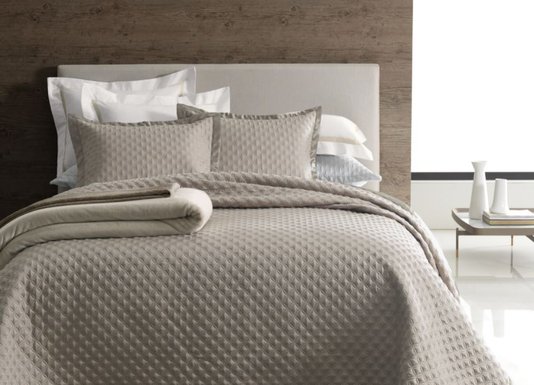 Colcha Queen Tommaso 300 Fios Trussardi Platino 2,70x2,60m