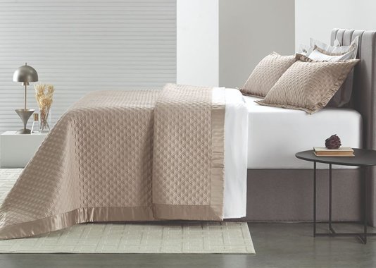 Colcha Queen Tommaso 300 Fios Trussardi Platino 2,70x2,60m