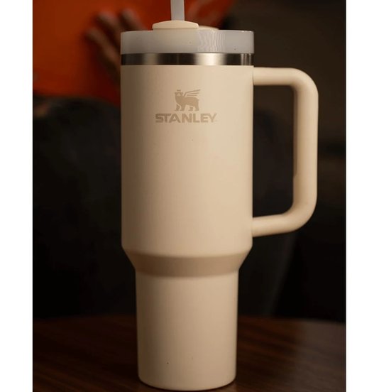 Copo Quencher Térmico com Canudo Stanley Cream 1,18 litros