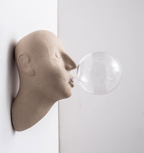Escultura Cabeça Paula Juchem Tabaco e Bola Incolor