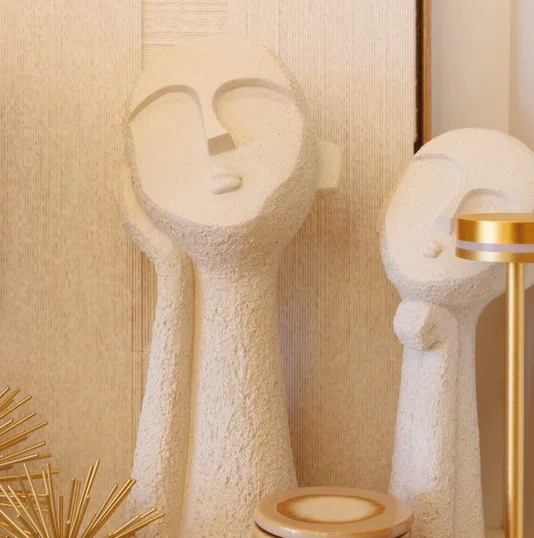 Escultura em Resina Lucatti 38 x 15 cm