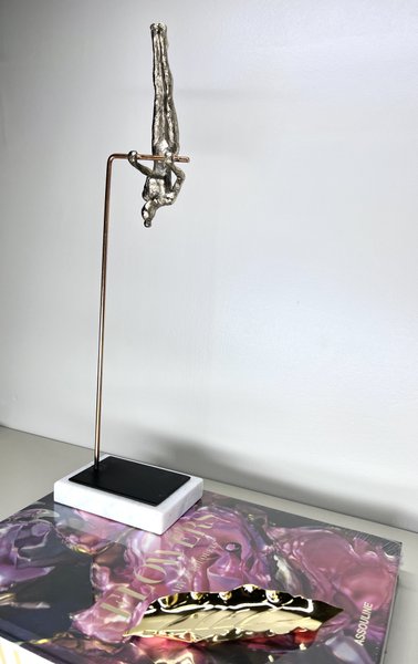 Escultura Malabarista de Resina City Imports 44 cm