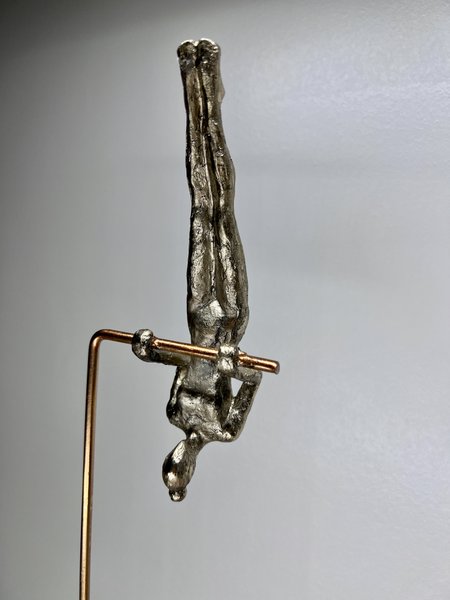 Escultura Malabarista de Resina City Imports 44 cm