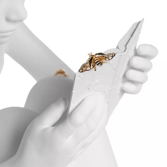 Escultura Menina Livro Sui Objetos 30 x 42 cm