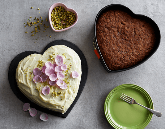 Forma Para Bolo em Formato de Coração Fundo Removível Le Creuset 26 cm