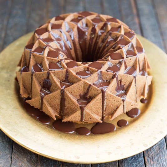 Forma para Bolo Jubilee Bundt Nordic Ware Dourada 24,4 cm