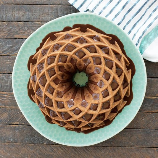 Forma para Bolo Jubilee Bundt Nordic Ware Dourada 24,4 cm