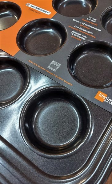 Forma para 12 Cupcakes Le Creuset
