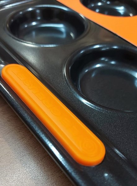 Forma para 12 Cupcakes Le Creuset