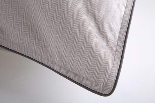 Fronha 59st By The Bed 300 Fios Cinza 50x70 cm