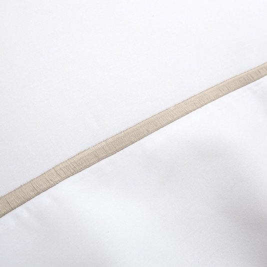 Fronha Athena 500 Fios Yves Delorme Bege Pierre 50x75cm