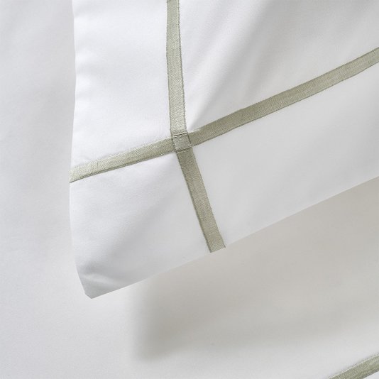 Fronha Athena 500 Fios Yves Delorme Verde Sauge 50x75cm