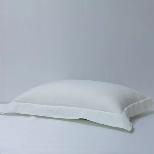 Fronha em Linho e Algodão Noronha 400 Fios Artelassê Branco 50 x 70 cm