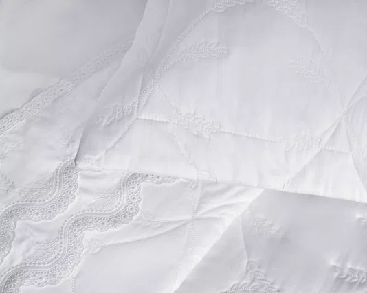 Fronha Romanza 300 Fios Trussardi Branco e Branco 50cm x 70cm