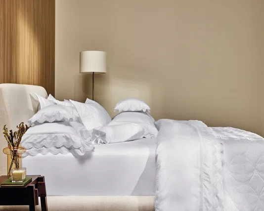 Fronha Romanza 300 Fios Trussardi Branco e Branco 50cm x 70cm