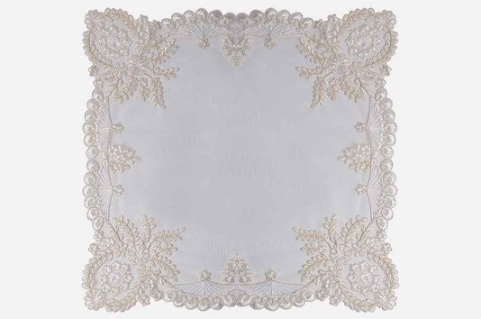 Guardanapo de Tule Bordado Manu Fisch Off White 48 cm
