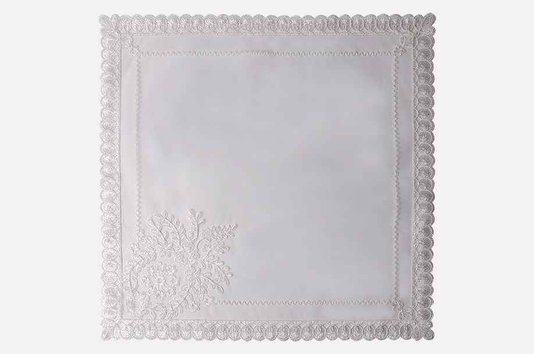 Guardanapo de Tule Bordado Manu Fisch Off White 51 cm