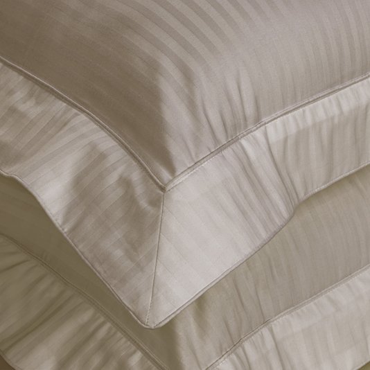 Jogo 02 Fronhas Fratelli 300 Fios Trussardi Nocciola 50 x 70 cm