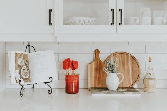 Jogo 5 Peças Espatulas e Porta Utensílios Le Creuset Vermelho