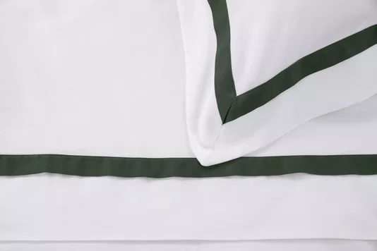 Jogo Cama Casal Vercelli 300 Fios Trussardi Branco e Fogli 220cm x 280cm