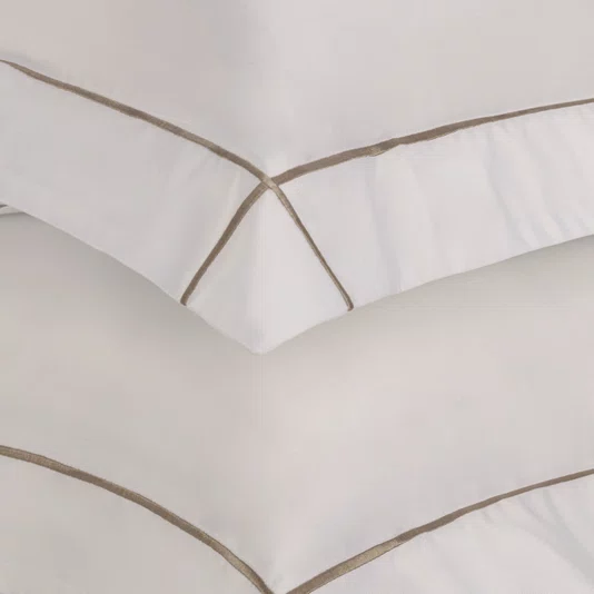 Jogo Cama Queen Girelli Bambu 300 Fios Trussardi Branco e Nocciola 240cm x 280cm