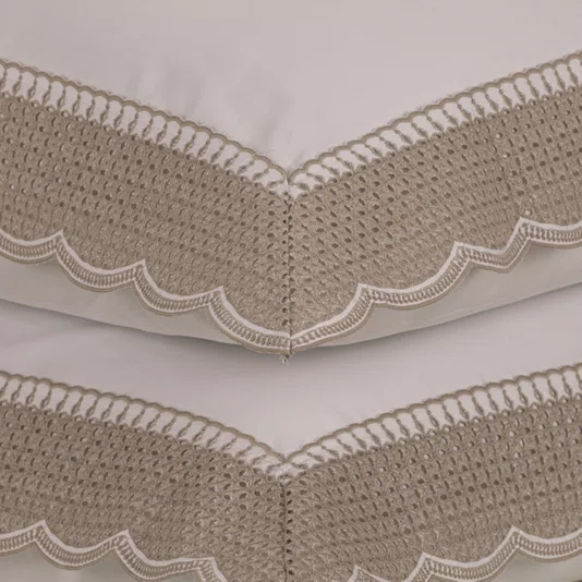 Jogo Cama Queen Martorana 300 Fios Trussardi Branco e Legno 240cm x 300cm