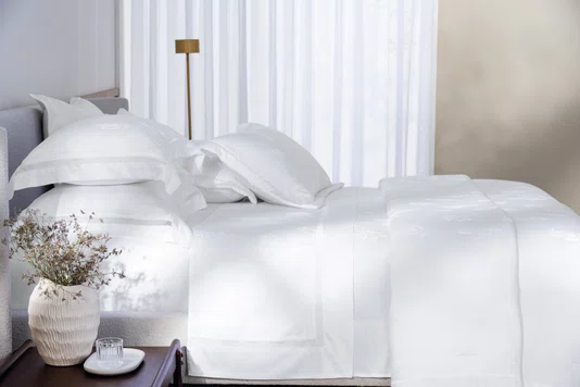 Jogo Cama Queen Olivine Bambu 300 Fios Trussardi Branco 240cm x 280cm