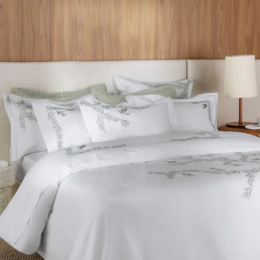 Jogo Colcha Queen Pistacia Egípcio 300 Fios Trussardi Branco 260cm x 280cm