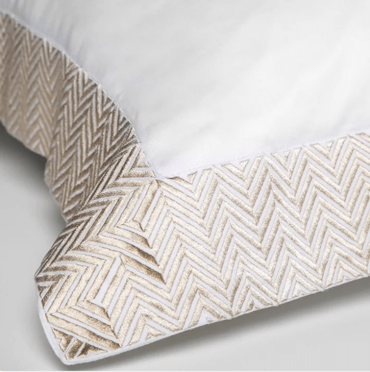 Jogo de Cama Queen The East V 300 Fios By The Bed Branco e Bege 2,40m X 2,60m