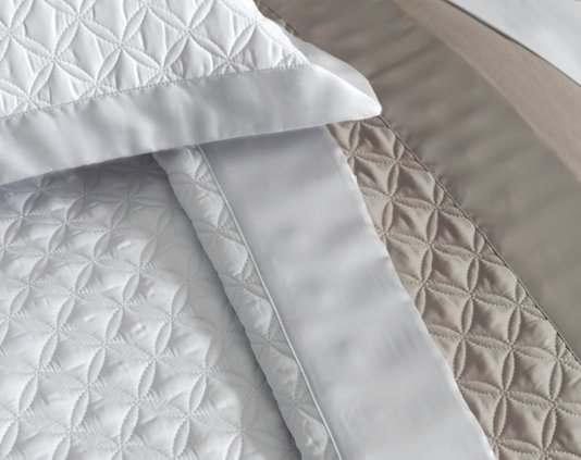 Colcha Queen Tommaso 300 Fios Trussardi Platino 2,70x2,60m