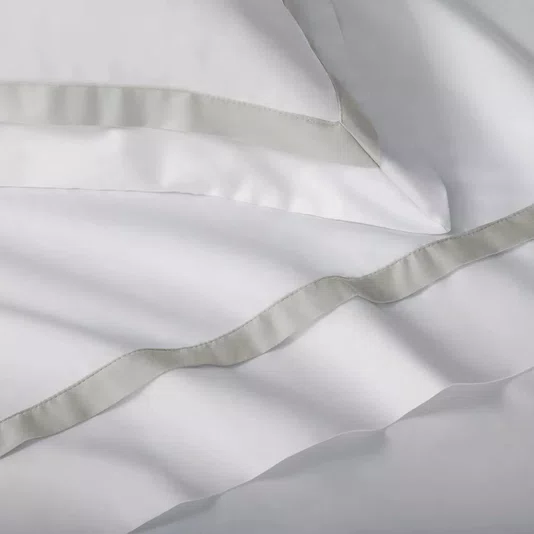 Jogo de Cama Queen Vercelli 300 Fios Egípcio Trussardi Branco/Nebbia 2,40 x 2,80 m