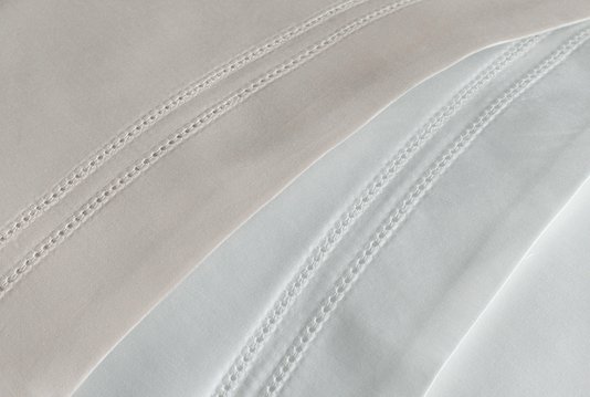 Kit 2 Fronhas Galieno 300 Fios Trussardi Branco 50 x 70
