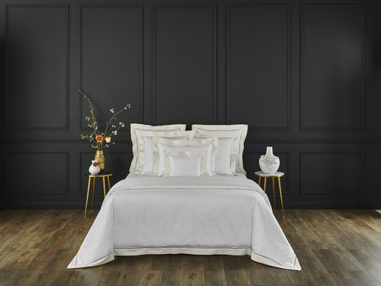 Lençol com Elástico Super King Triomphe 300 Fios Algodão Orgânico Yves Delorme Madrepérola 2,00x2,00m